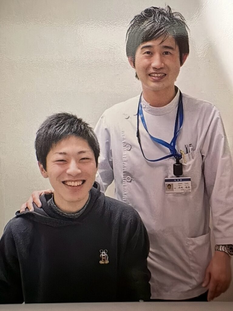 院長の中西秀章と恩師の2ショット写真
